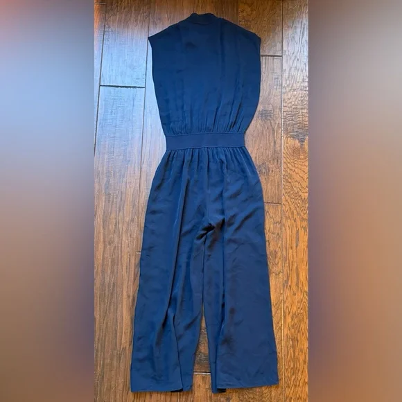 THEORY Women’s Draped Jumpsuit Navy 100% Silk Cropped Travel - Picture 9 of 9